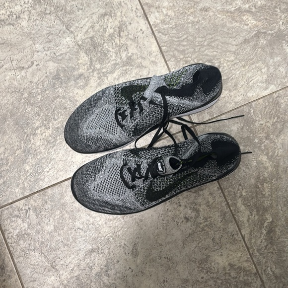 Nike Free Run Flyknit - Picture 2 of 3